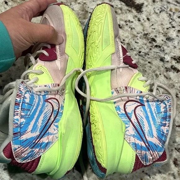 Nike 2022
Kyrie Infinity EP '1 World 1 People - Soft Pink' - Picture 6 of 8